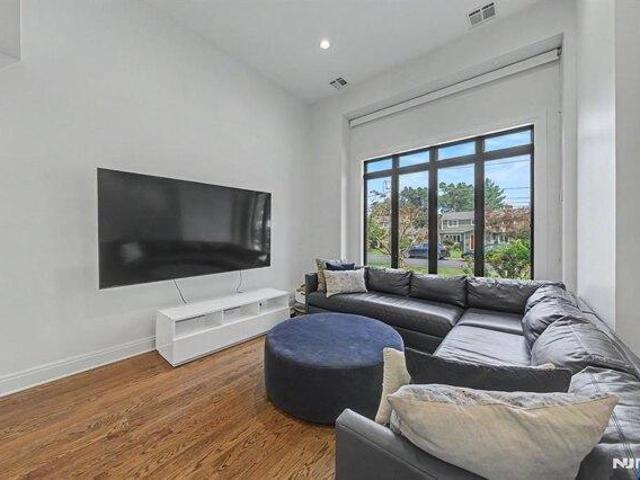 House for sale in Tenafly, New Jersey