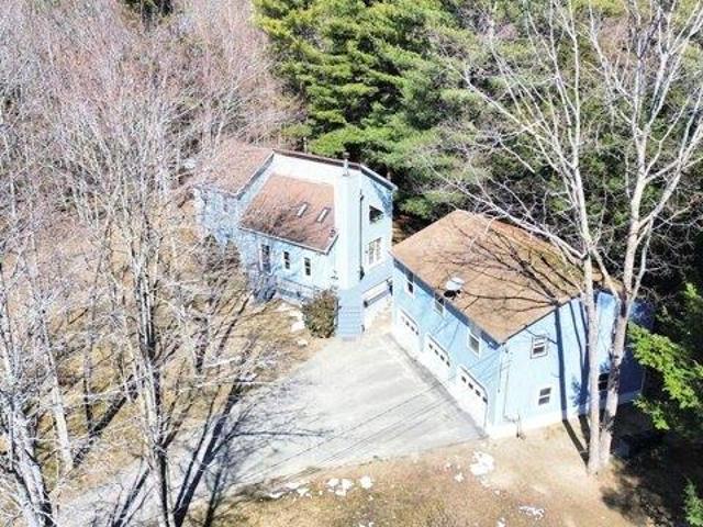 House for sale in Topsham, Maine