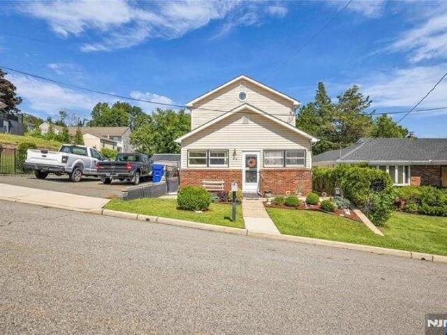 House for sale in Passaic, New Jersey