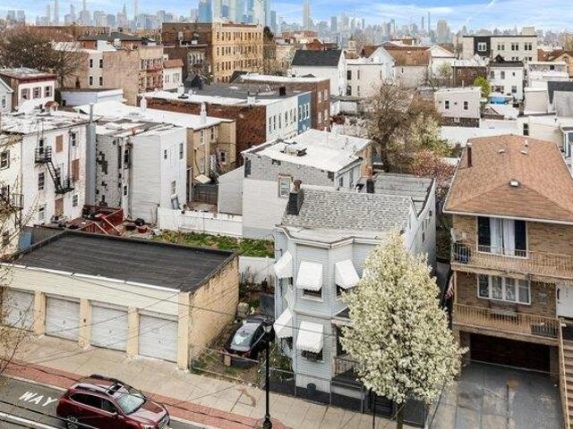 House for sale in Hudson, New Jersey