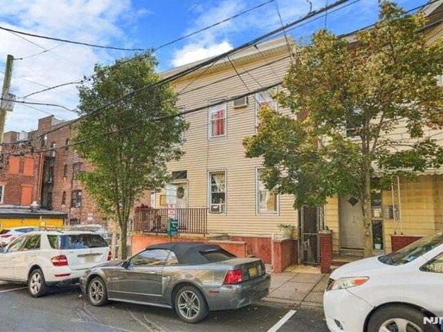 House for sale in Hudson, New Jersey