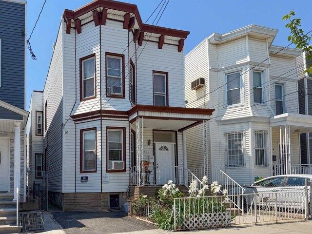 House for sale in Union City, Hudson County