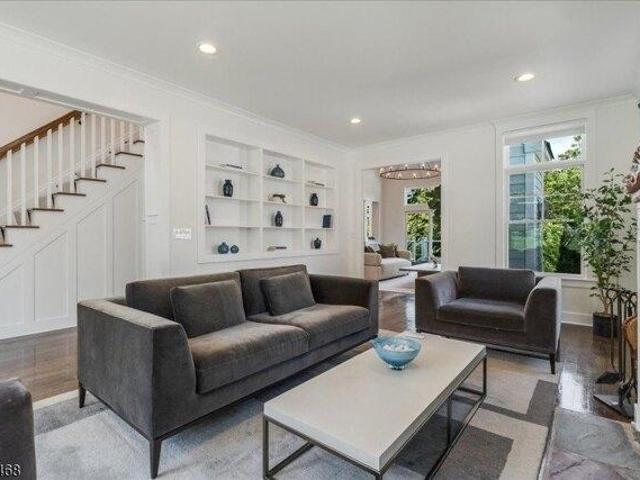 House for sale in Verona, Essex County