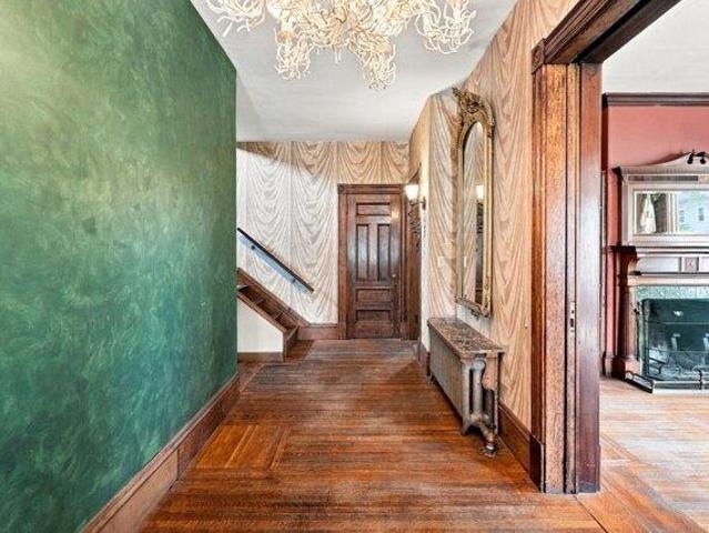 House for sale in Yale Avenue Historic District, Wakefield