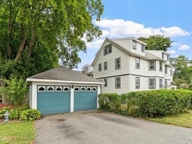 House for sale in Wakefield Junction, Wakefield