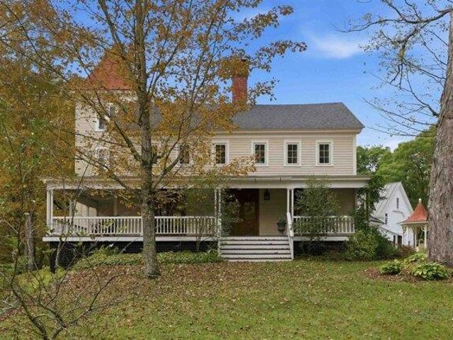 House for sale in Waterloo, Warner