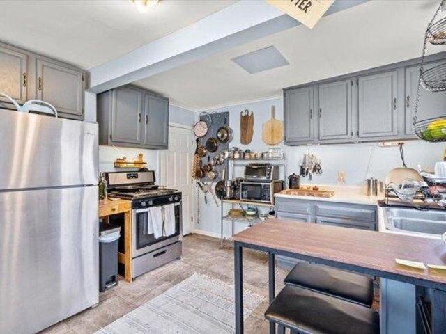 House for sale in Waterbury Village Historic District, Waterbury