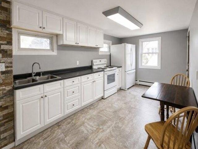 House for sale in Colonial Park, Webster
