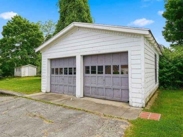 House for sale in North Village, Webster
