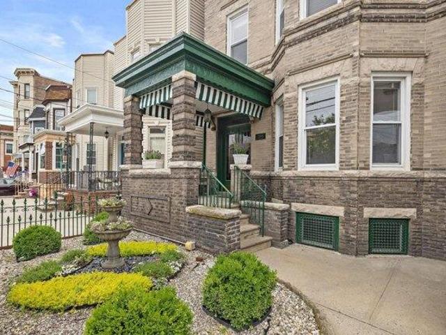 House for sale in Hudson, New Jersey