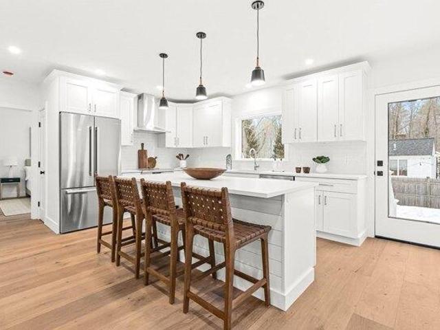 House for sale in Wellesley Lower Falls, Wellesley