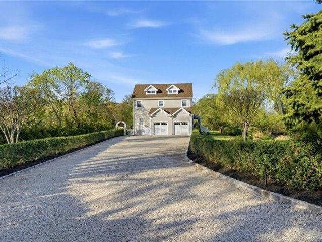 House for sale in Bohemia, New York
