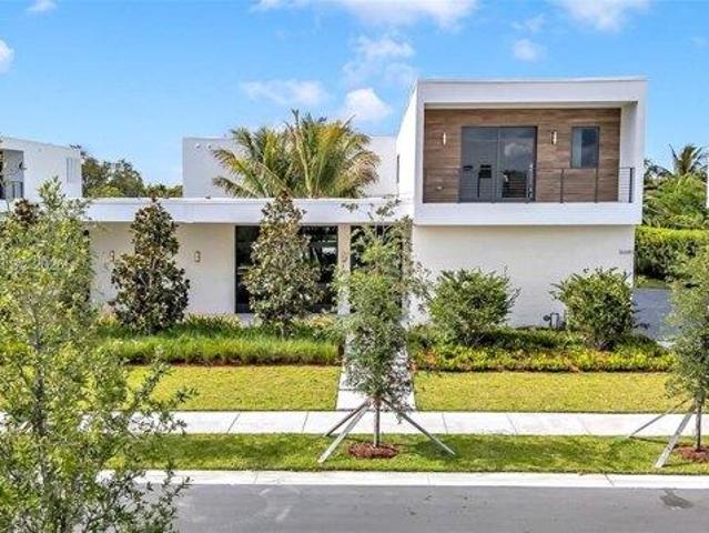 House for sale in Weston, Florida
