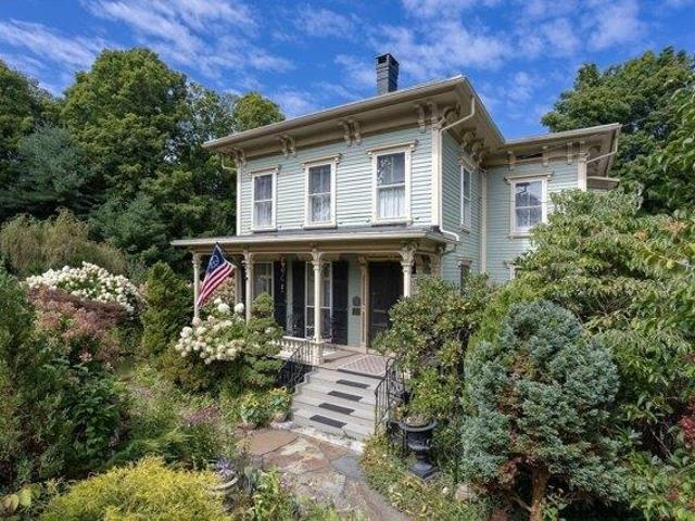House for sale in Haydenville, Williamsburg