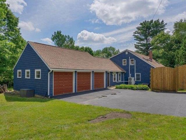 House for sale in Winthrop, Maine