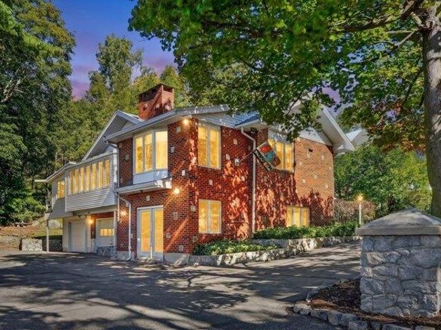 House for sale in Woburn Highlands, Woburn