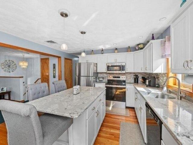 House for sale in North Woburn, Woburn