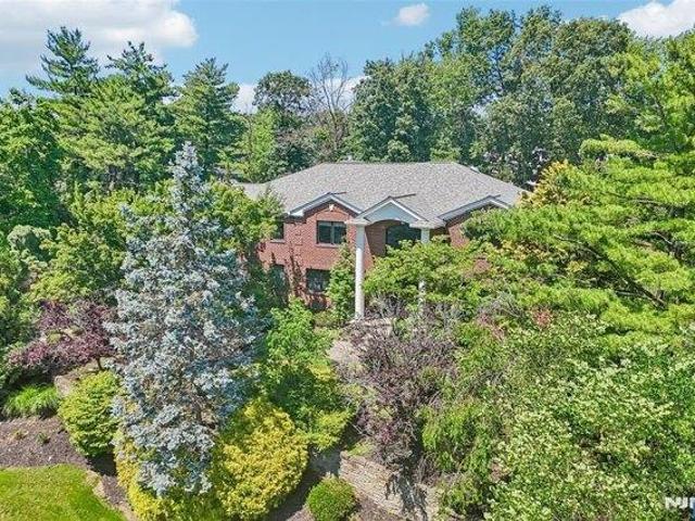House for sale in Woodcliff Lake, New Jersey