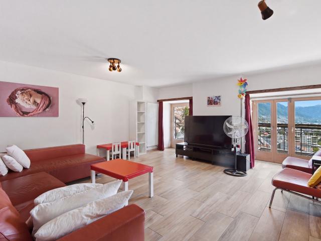 Haus kaufen in Losone, Tessin