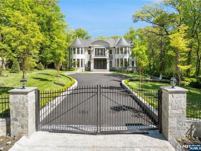 House for sale in Alpine, New Jersey