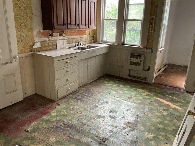 House for sale in Amesbury, Essex County