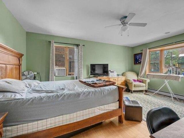 House for sale in Queens, Arverne
