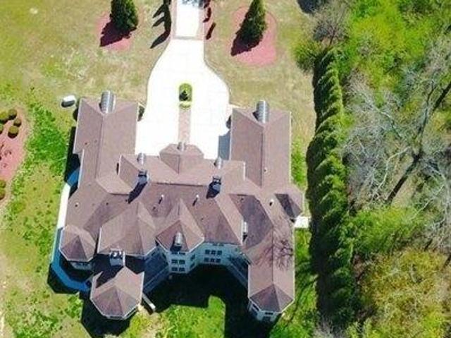 House for sale in Red Oak, Georgia