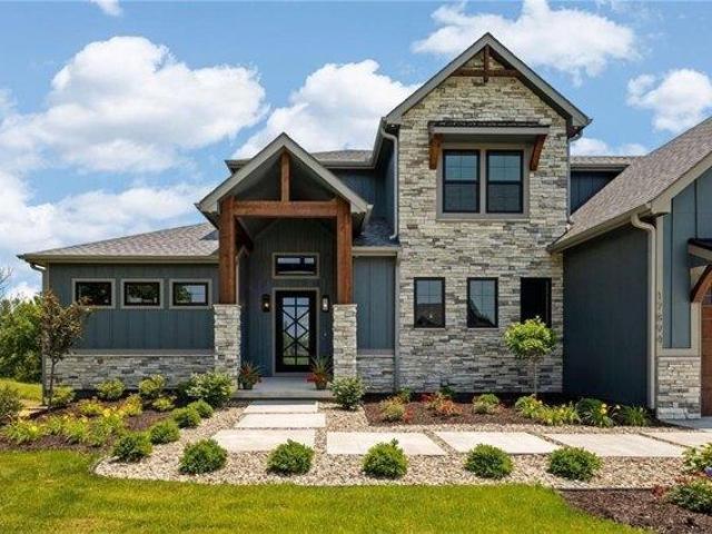 House for sale in Basehor, Kansas