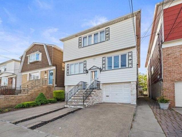 House for sale in Hudson, New Jersey