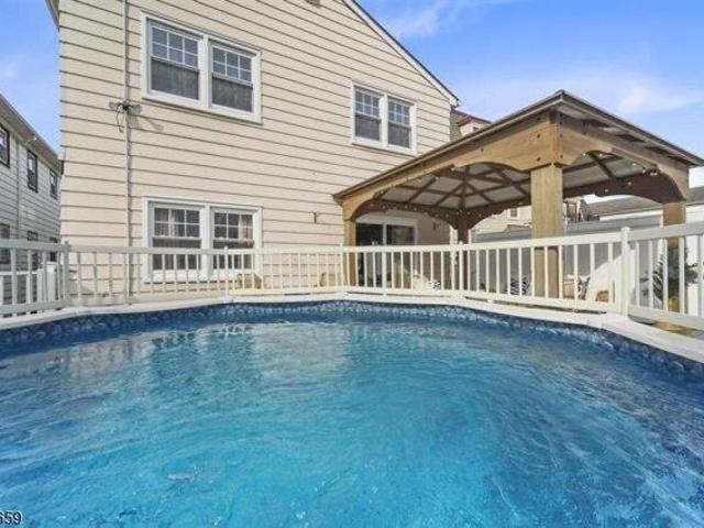 House for sale in Hudson, New Jersey