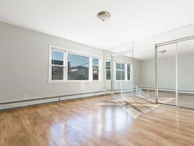House for sale in Hudson, New Jersey