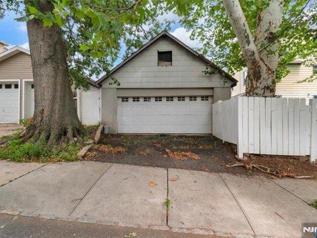 House for sale in Belleville, Essex County