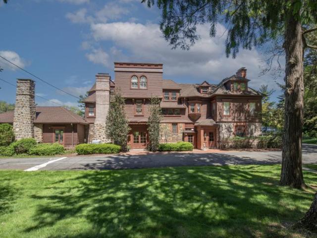 House for sale in Bernardsville, New Jersey