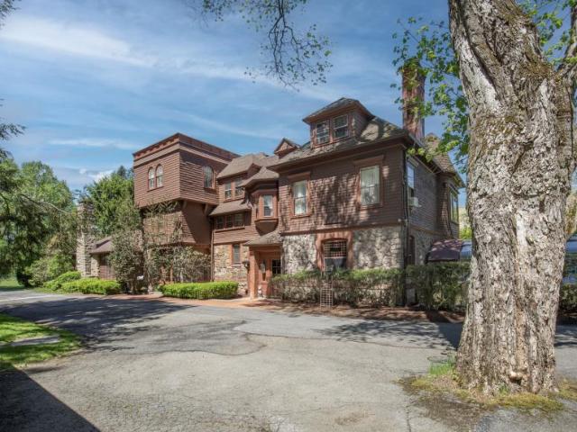 House for sale in Bernardsville, New Jersey