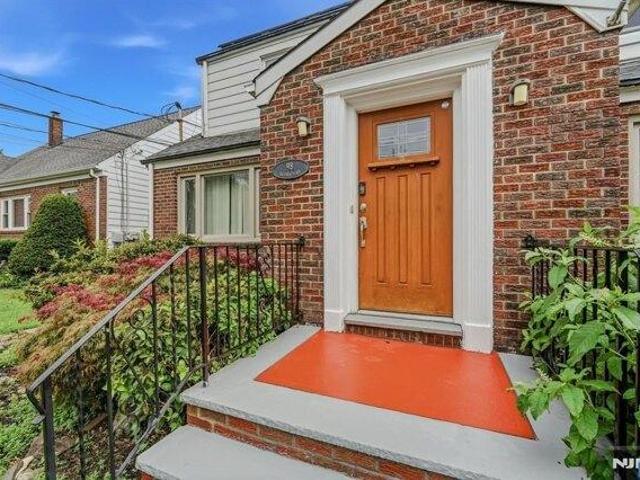 House for sale in Bloomfield, Essex County