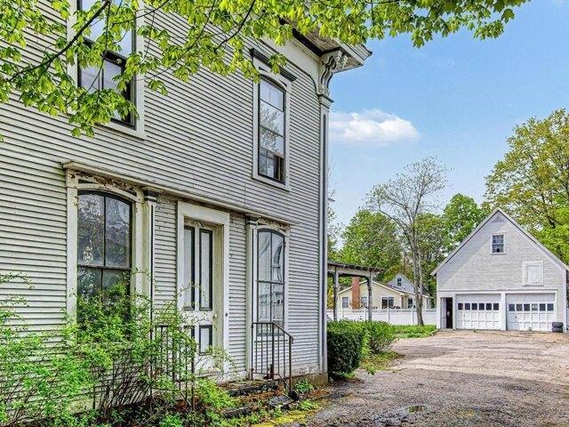 House for sale in Bristol, Vermont