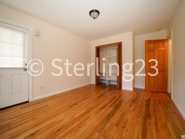 House for sale in The Bronx, Arverne