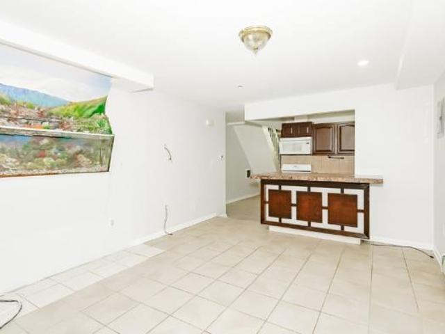 House for sale in The Bronx, Arverne
