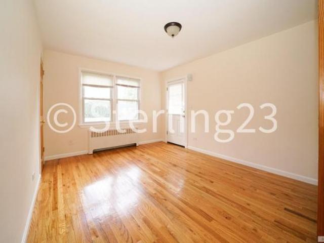House for sale in The Bronx, Arverne