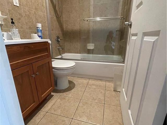 House for sale in The Bronx, Arverne