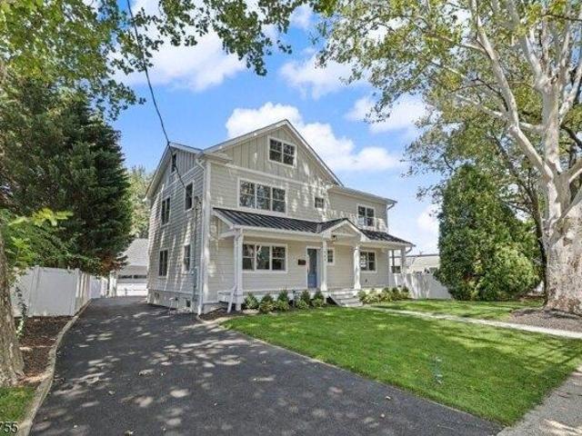 House for sale in Staten Island Junction, Cranford