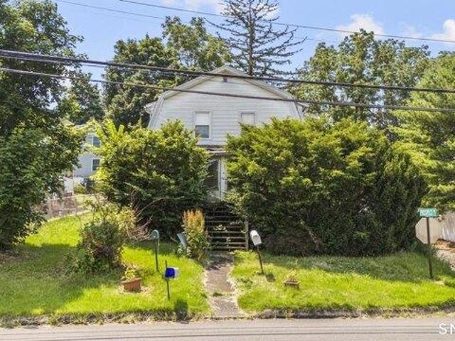 House for sale in Cromwell, Connecticut