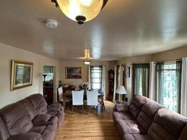 House for sale in Ampere, East Orange