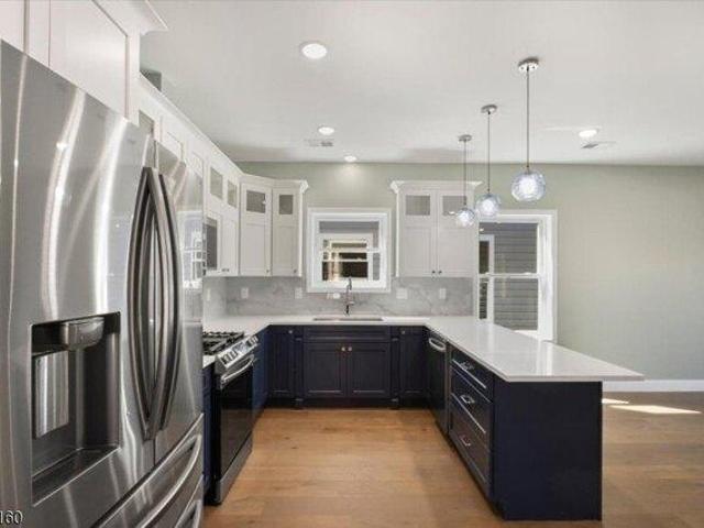 House for sale in East Orange, Essex County