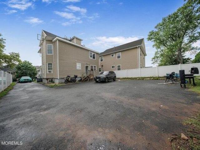 House for sale in Elizabeth, New Jersey