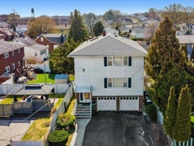 House for sale in Elmwood Park, New Jersey
