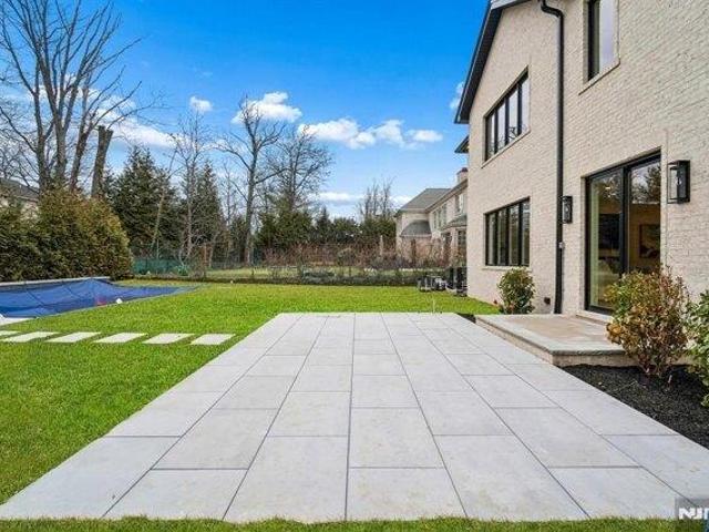 House for sale in Englewood Cliffs, New Jersey