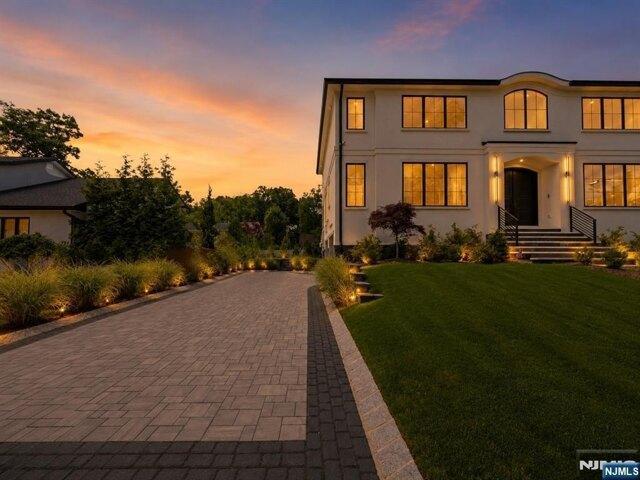 House for sale in Englewood Cliffs, New Jersey