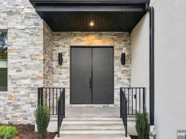 House for sale in Englewood Cliffs, Bergen County