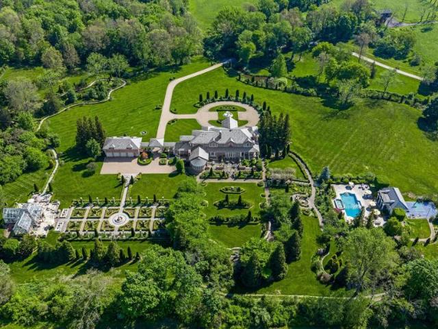 House for sale in Far Hills, New Jersey